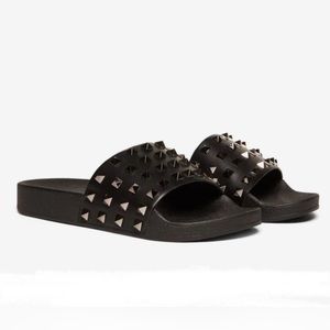 Madden Girl Flash Back Paris Studded Slides Size 9